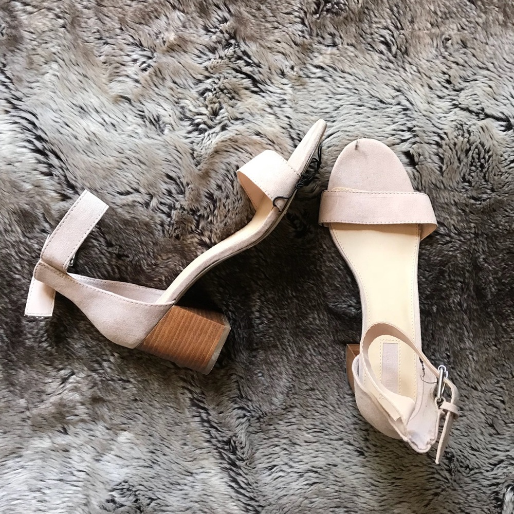 Forever 21 Nude Ankle Strap Heels NEW